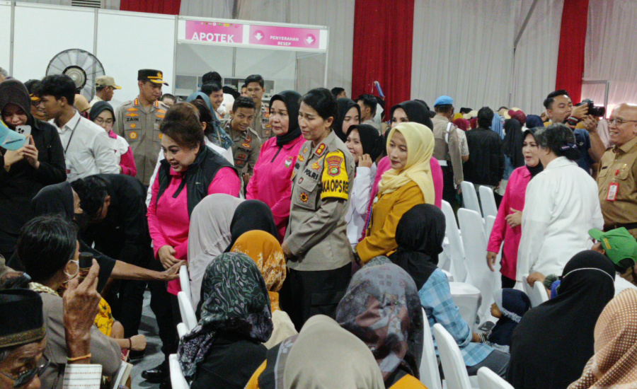 HUT ke-44, Bhayangkari Pusat Beri Pengobatan Gratis dan 2.500 Paket Sembako