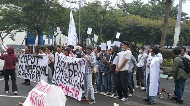 Demo Mahasiswa