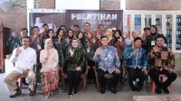 Latih Warga Membatik, Tatu Komitmen Jaga Budaya Membatik
