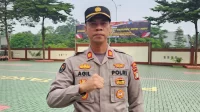 Menabrak Truk