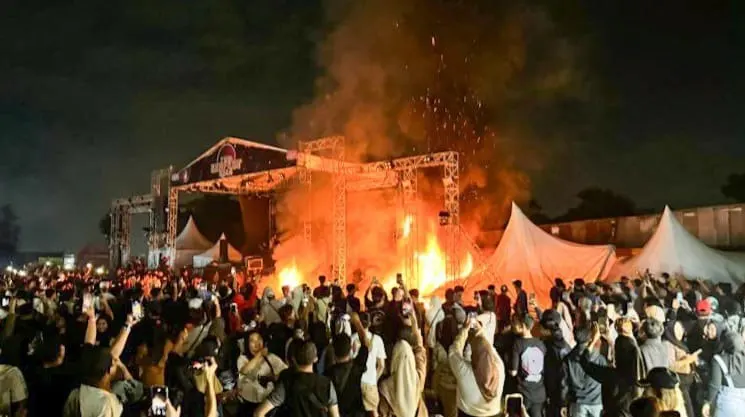 Konser Dangdut Rusuh