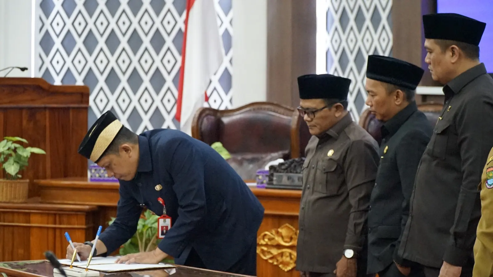 RAPAT PARIPURNA PELAKSANAAN APBD 2023(2) Jawaban