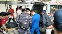 Dua Wisatawan