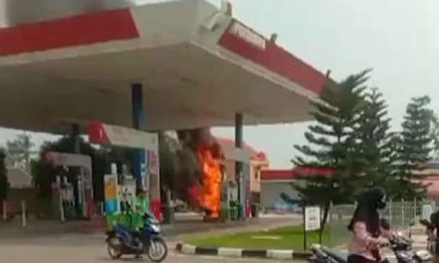 Motor Terbakar di SPBU