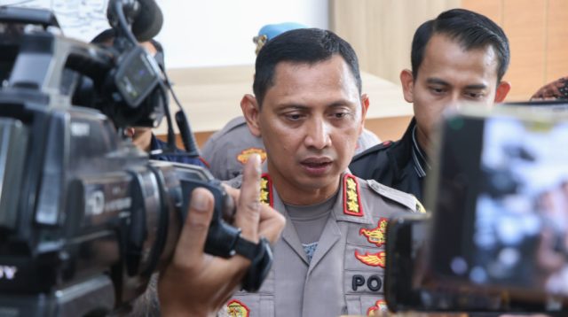 Kapolres Beber Fakta Pasutri Tewas dengan Luka Tusuk di Cipondoh