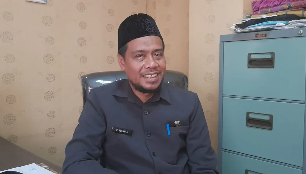 Tiga Pejabat