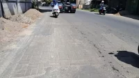 Jalan Berlubang