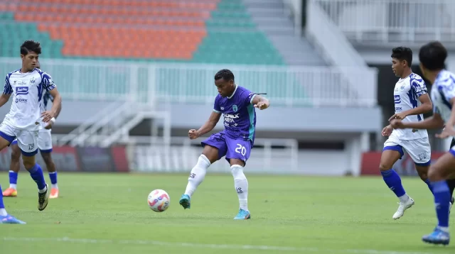 Persita Permalukan Persib