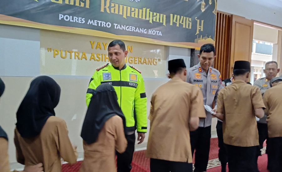 Polres Metro Tangerang Berbagi dengan Yatim Piatu  Yayasan Putra Asih Tangerang