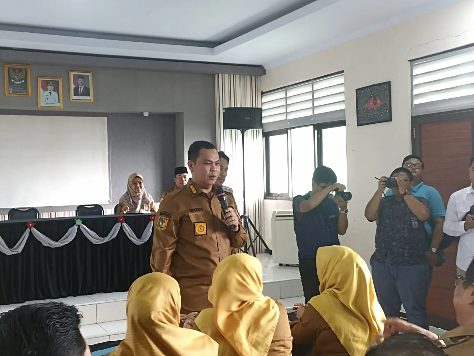 Seragam Sekolah Gratis