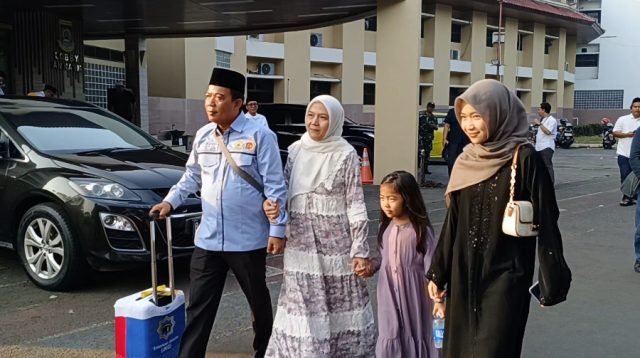 Ketua DPRD Kota Tangerang Berhaji, Palu Pimpinan Diserahkan ke Andri S Permana