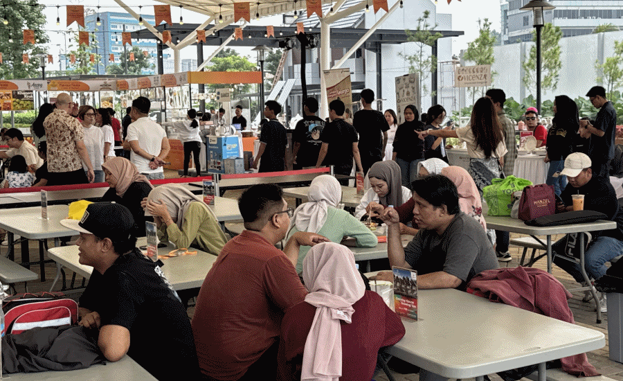 di Plaza Summarecon Tangerang