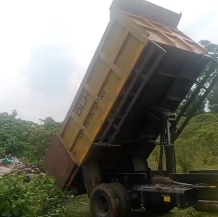 Truk Milik DLH Kabupaten Serang