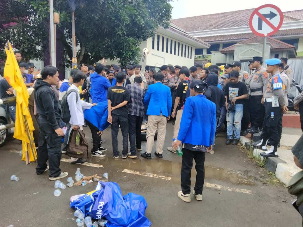 Demo Mahasiswa Warnai Peringatan HUT Ke-393