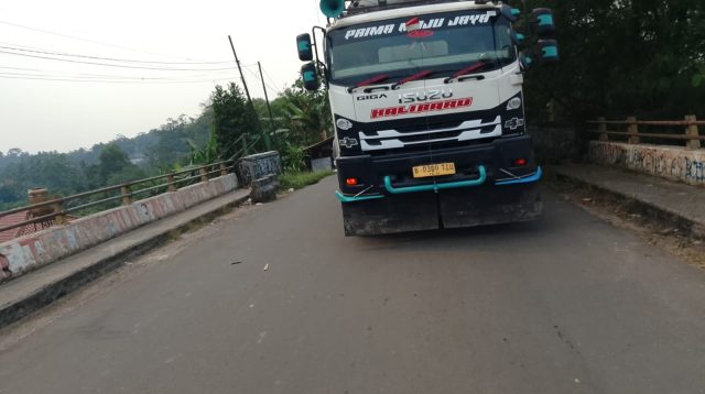 Jalan Pasar PKL Kandang Sapi Diportal