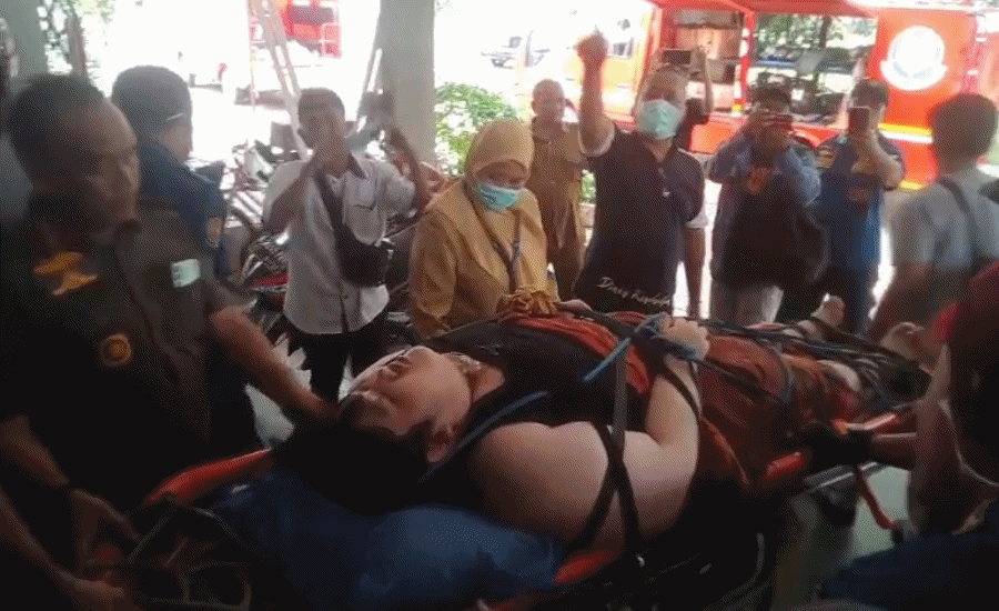 Dramatis! BPBD Kota Tangerang Evakuasi Pasien Obesitas 170Kg di Ciledug