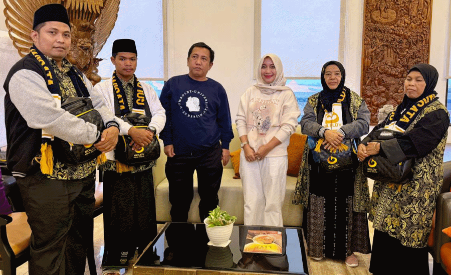 Dari Kedermawanan Hati Kades, Puluhan Guru Ngaji di Tangerang Berangkat Umroh