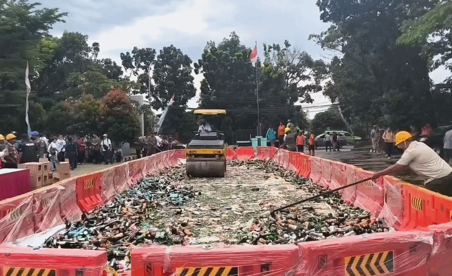 13.970 Botol Dan Kaleng Minol Dimusnahkan, Hasil 9 Bulan Razia Satpol PP Tangsel