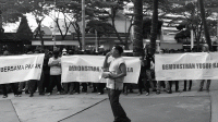 GMTD Sesalkan Demo Kaitkan Perseroan dengan Kelompok Usaha Kalla GMTD Sesalkan Demo Kaitkan Perseroan dengan Kelompok Usaha Kalla