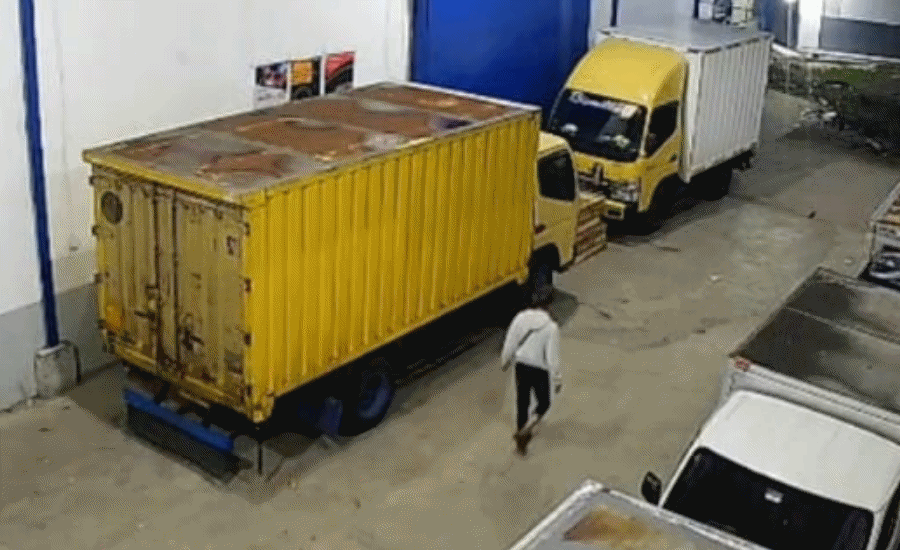 Kurang dari 5 Menit, Kawanan Maling Gasak 3 Unit Truk di Serpong
