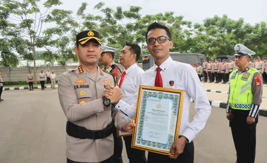 Dedikasi dan Kinerja, 10 Personel Polres Metro Tangerang Kota Terima Penghargaan