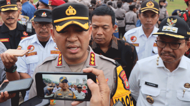 Malam Ini, Polisi Perketat Pemeriksaan di Keramaian Kota Tangerang, Kembang Api Dilarang