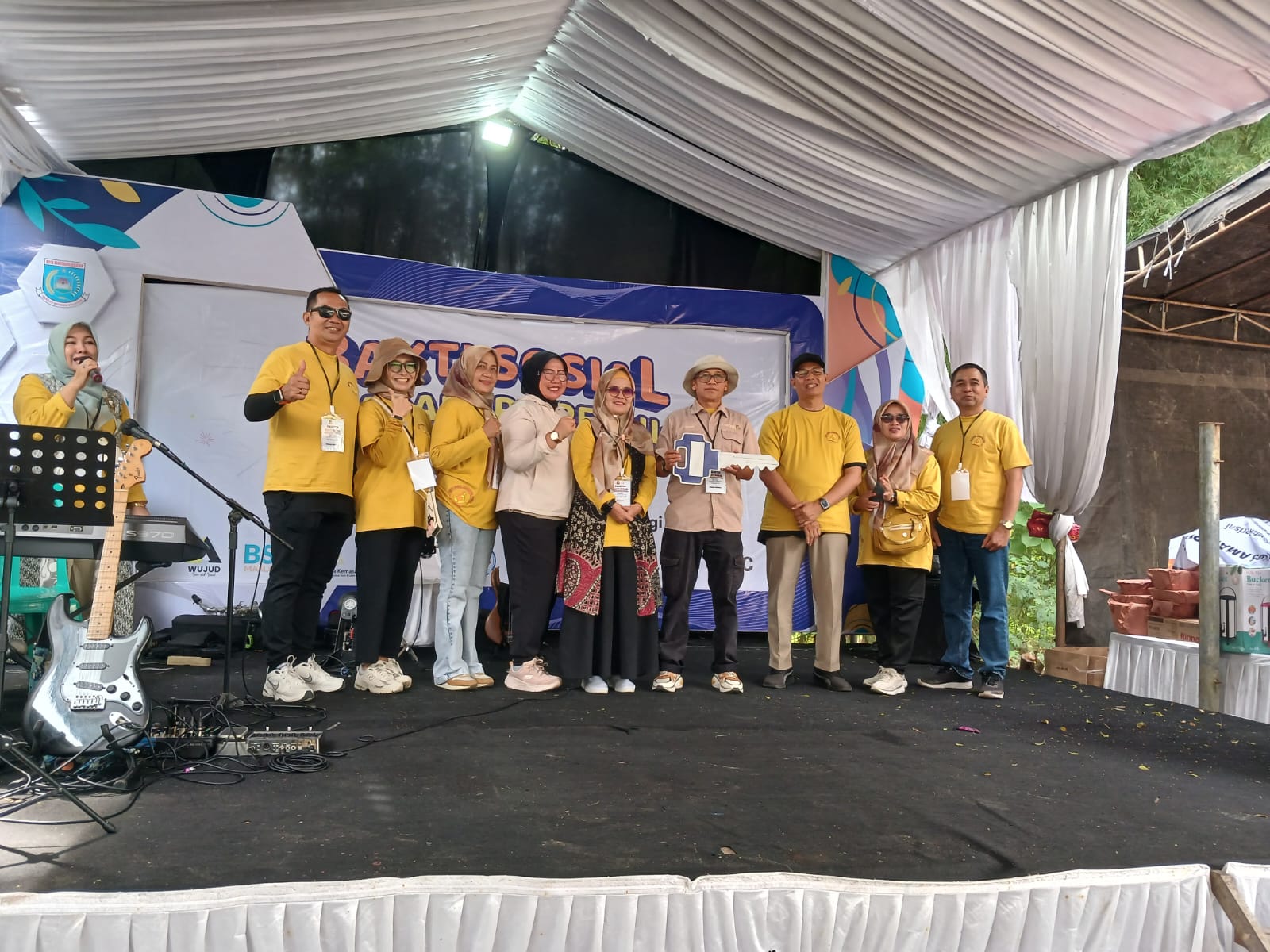 Warga Amarapura Gelar Baksos,