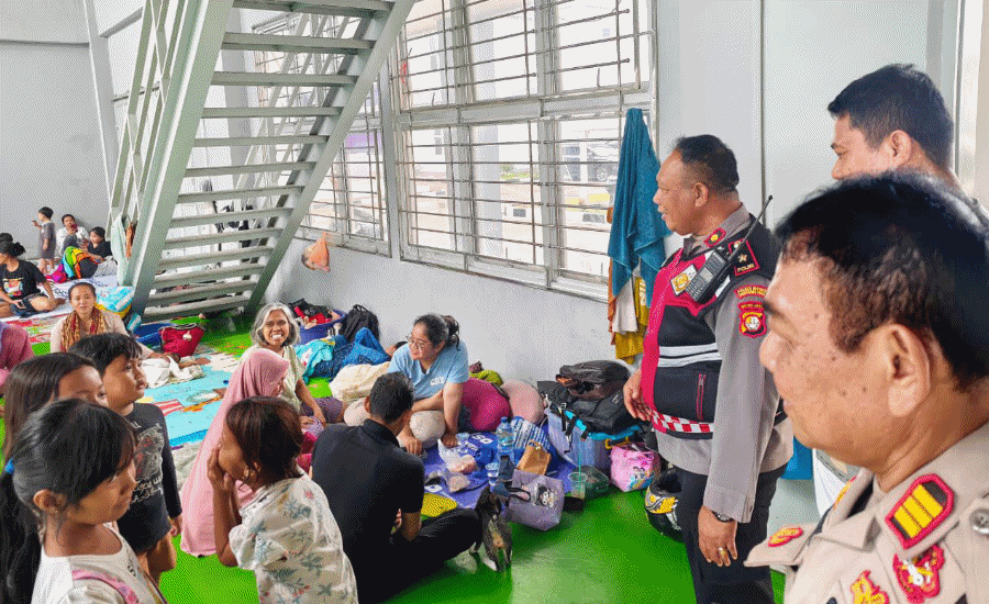 Banjir Rendam Perumahan di Kosambi Tangerang, Polisi Turun Evakuasi Warga