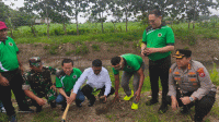 Jarnas Pemuda Hijau Tanam 1.500 Pohon di Bantaran Kali Cibanten