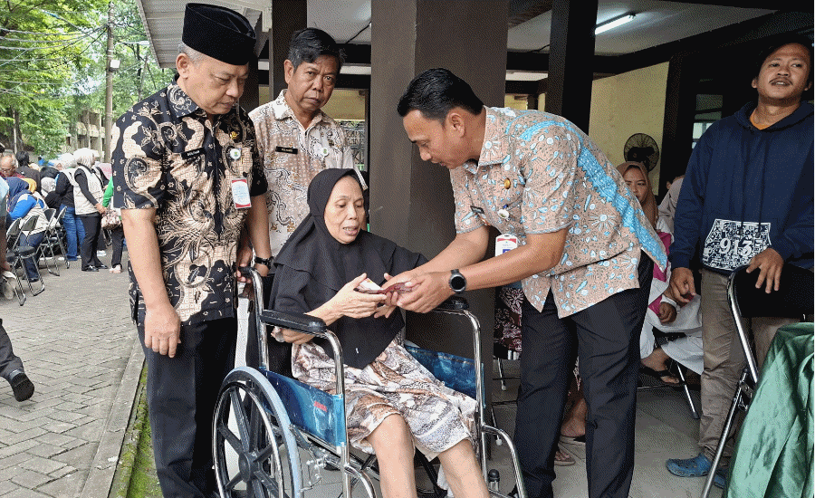 HUT Kota Tangerang ke-33 Tahun, 239 Warga Kecamatan Tangerang Terima BSU Rp600 Ribu