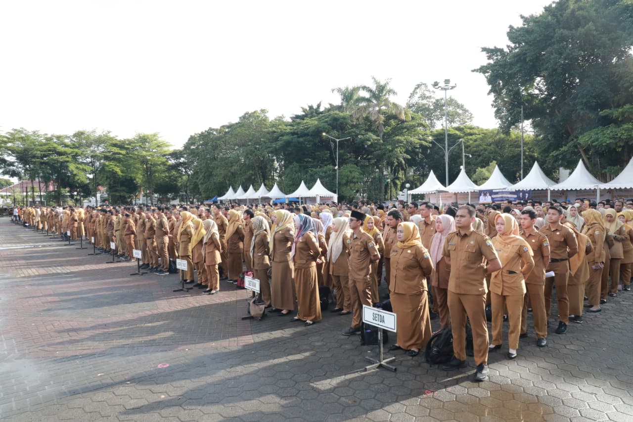 ASN Pemkot Serang sedang mengikuti apel