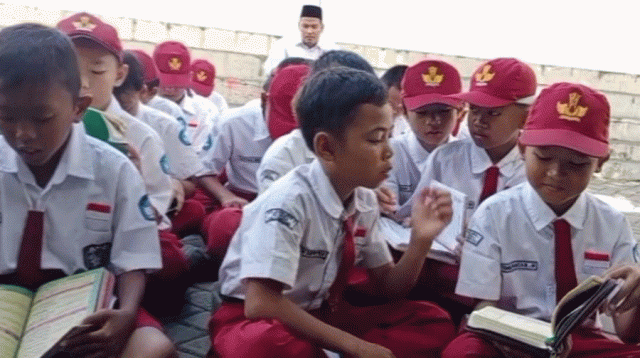 SDN Jeungjing I Biasakan Siswanya Membaca Al-Qur’an