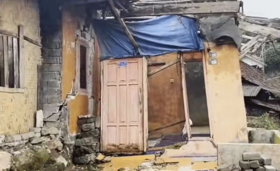 Tanah Bergerak, 5 Rumah di Lebak Rusak Berat 1 Rumah Ambruk