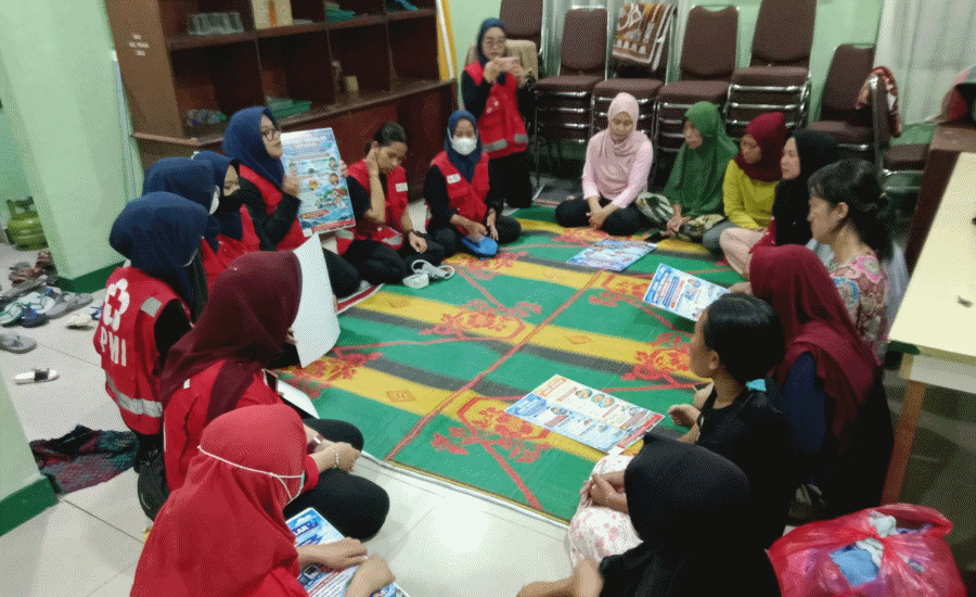 Pengungsi Banjir Periuk Tangerang Dapat Edukasi Cegah DBD hingga Leptospirosis