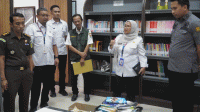 Tingkatkan Literasi, Disperpusip Gandeng Kejari Sediakan Ratusan Buku Bacaan