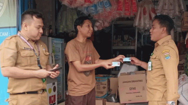 Kelurahan Cisauk Permudah Perubahan Domisili, Warga Tak Perlu ke Disdukcapil Tigaraksa