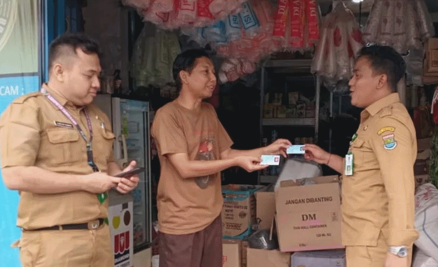 Kelurahan Cisauk Permudah Perubahan Domisili, Warga Tak Perlu ke Disdukcapil Tigaraksa