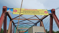 Jembatan Kali Baru Ambles, Kendaraan di Atas 8 Ton Dilarang Melintas