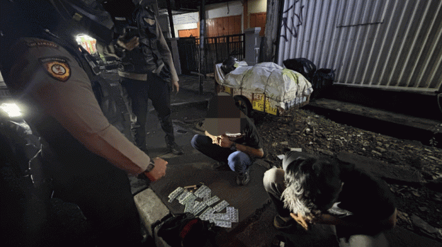 Dua Pemuda di Tangerang Ditangkap Saat Bawa Ratusan Pil Tramadol dan Eximer
