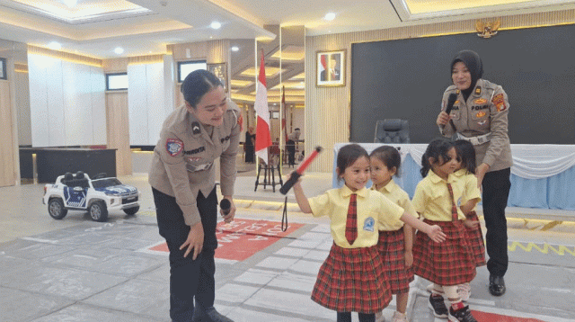 Polisi Sahabat Anak, Sat Lantas Polres Tangerang Selatan Tanamkan Tertib Lalu Lintas Sejak Dini