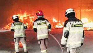 Kebakaran Gudang di Sepatan Tangerang Hanguskan Area 6.720 Meter, Kerugian Ditaksir Rp10 Miliar