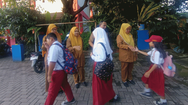 Pembiasaan Pagi di SDN Karawaci 6, Bentuk Karakter Siswa Sejak Dini