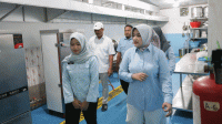Blusukan ke SPPG Cikande, Annisa Mahesa Tekankan MBG Berkualitas