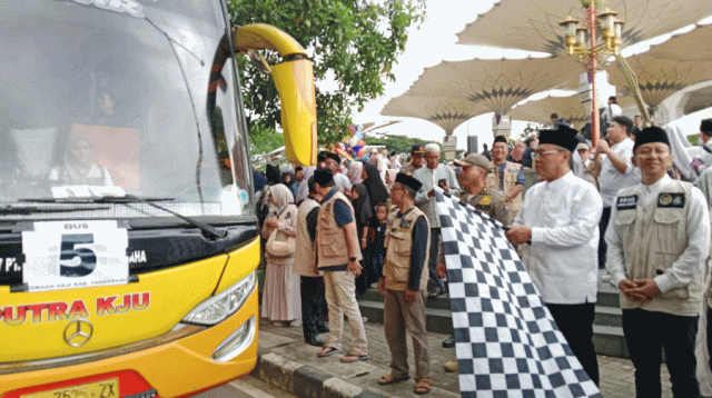 Ketua DPRD Kabupaten Tangerang Lepas 390 Jemaah Haji di Masjid Al Amjad