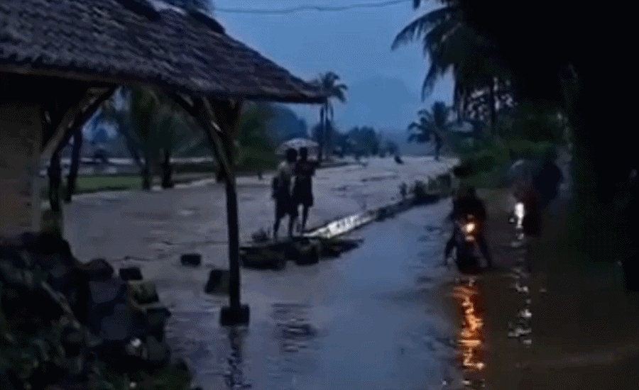 11 Desa di Lebak Diterjang Banjir dan Longsor, BPBD Imbau Warga Waspada 11 Desa di Lebak Diterjang Banjir dan Longsor, BPBD Imbau Warga Waspada