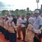 Para siswa berprestasi di bidang teknologi Robotik menyalami Wali kota Tangerang, Sachrudin dan jajaran Forkominda dalam gelaran O2SN) dan FLS3N tingkat SD dan SMP di Stadion Benteng Reborn, Senin, 25 Mei 2026.