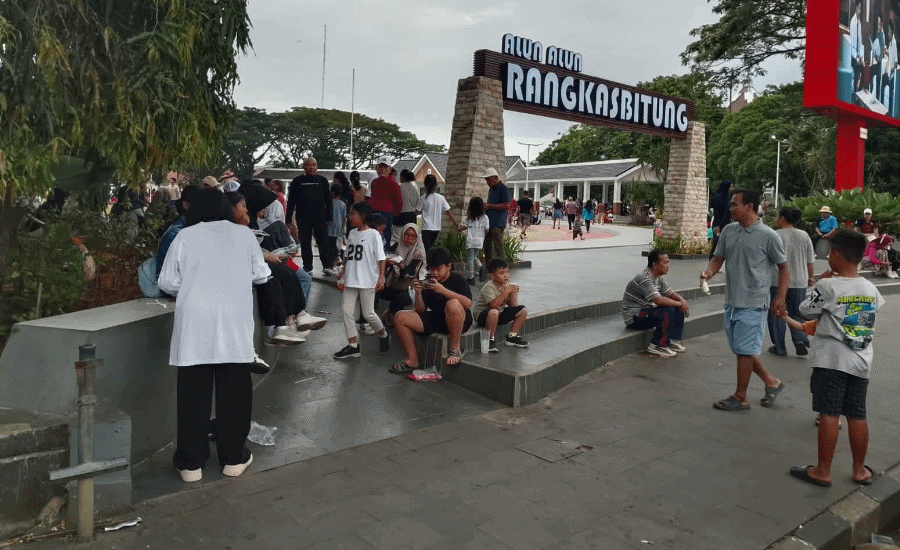 Minim Tempat Sampah, Pengunjung Soroti Kebersihan Alun Alun Rangkasbitung