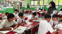 PNS di Sekolah Negeri Kota Tangerang Minim, Guru Honorer dan PPPK Jadi Tulang Punggung Pendidikan PNS di Sekolah Negeri Kota Tangerang Minim, Guru Honorer dan PPPK Jadi Tulang Punggung Pendidikan