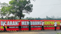 Cegah Pembuangan Sampah Liar, Kecamatan Curug Pasang Spanduk Himbauan dan Peringatan