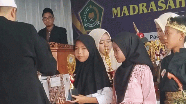 Pelepasan dan Kenaikan MI Daar El-Syifa Sebagai Momentum Reflektif Capaian Pendidikan